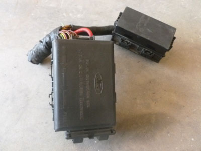 1998 Ford Expedition XLT - Power Distribution Box2